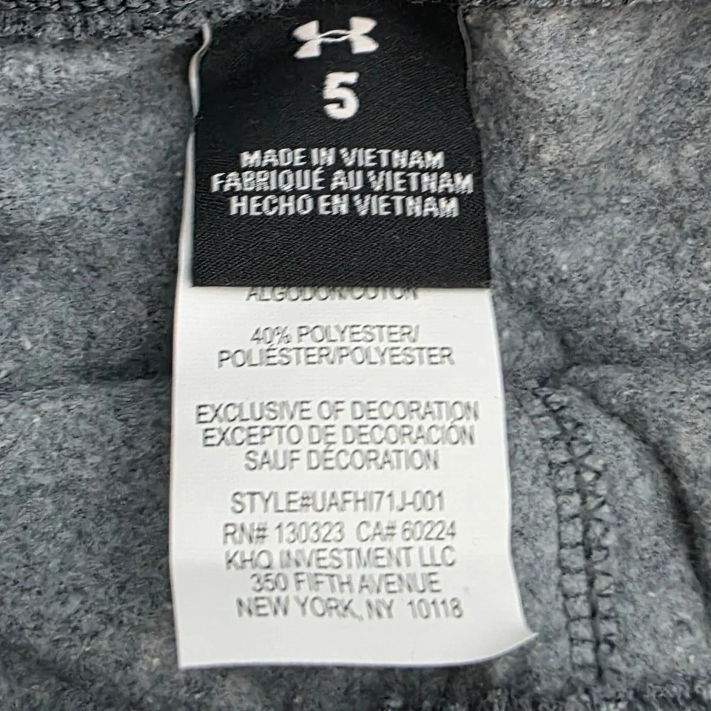 Under Armour Boys 2 Piece Set Black Long Sleeve Tee Grey Joggers Size 5 NWT